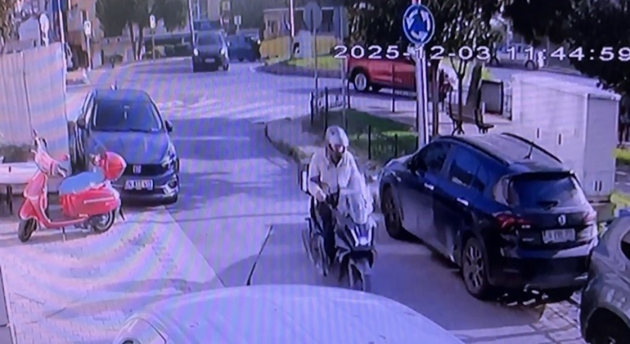 Üsküdarda börekçiye dalan İETT otobüsünün o anları kamerada