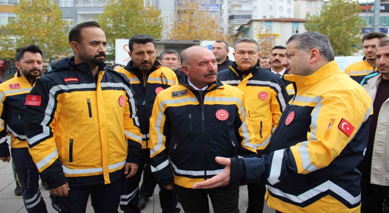 Vali Çalgan: Acil sağlık talebinde müdahaleyi kent merkezinde ortalama 5.7 dakikaya kadar indirdik