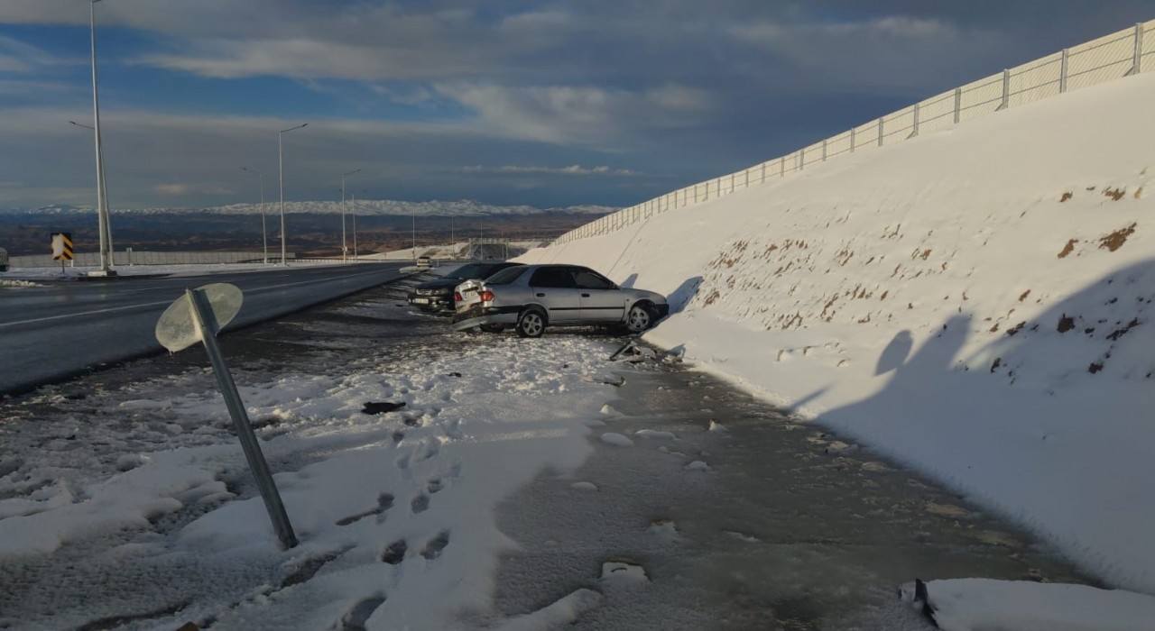 Vanda zincirleme kaza: 5 yaralı
