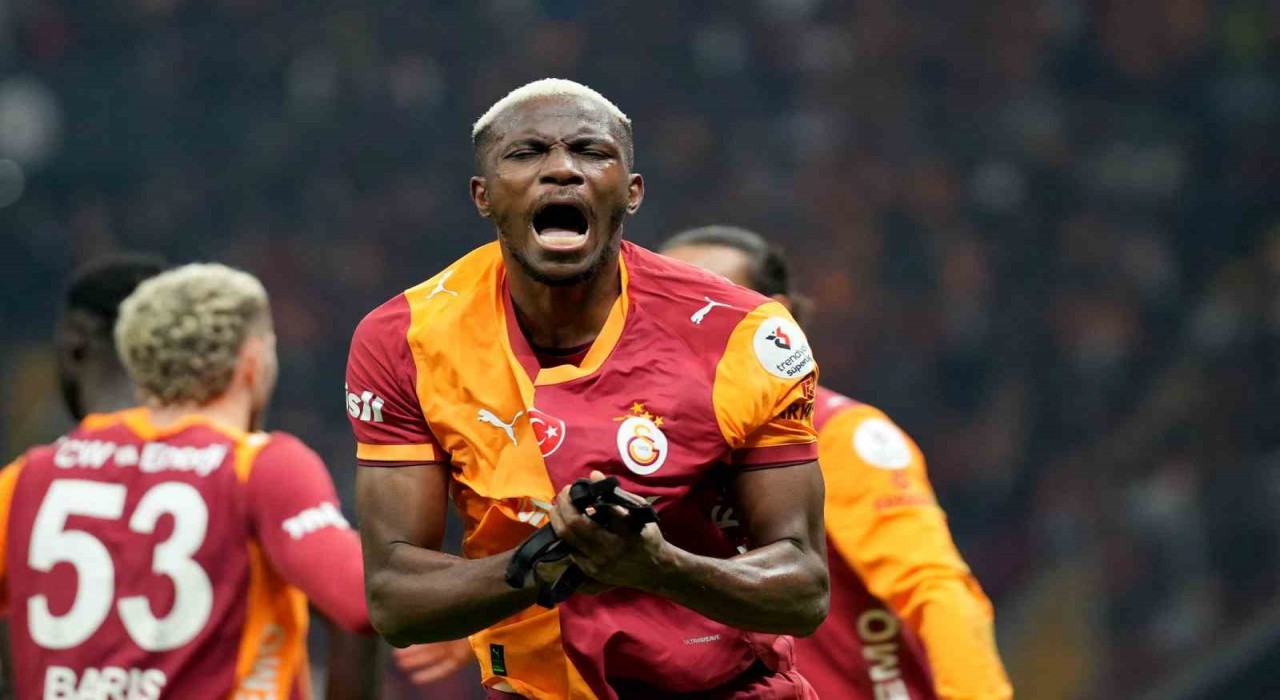 Victor Osimhen bu sezonki gol sayısını 11e çıkardı