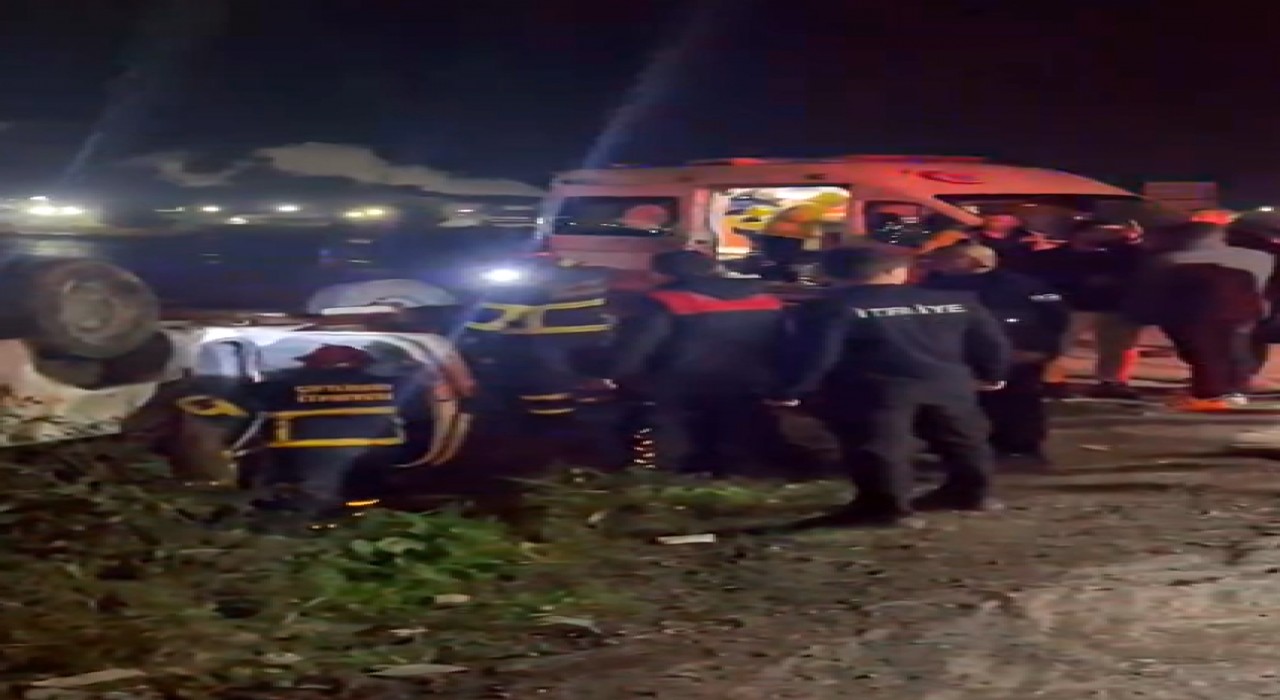 Yalovada otomobil takla attı: 2 yaralı