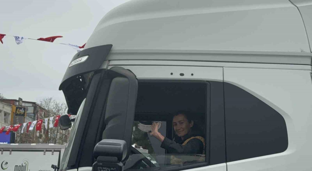 Yardım konvoyuna kadın eli değdi