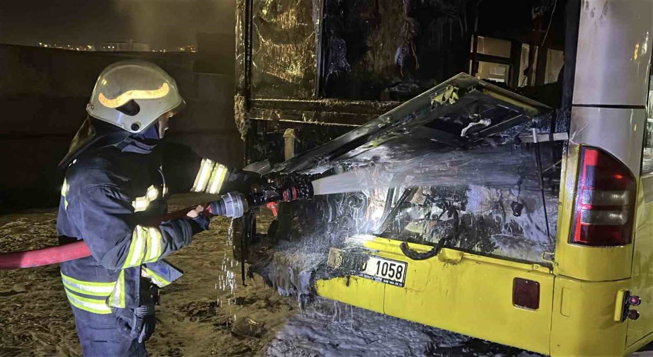Yozgatta özel halk otobüsü yandı