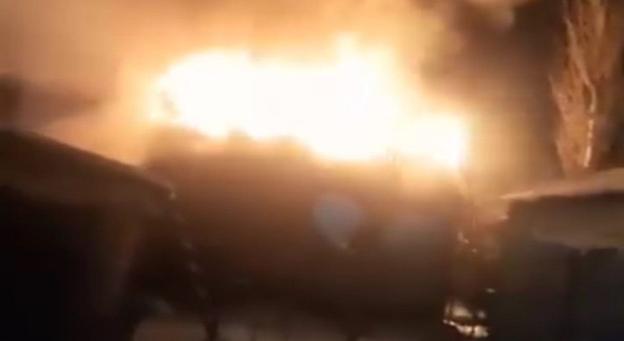 Yüksekovada korku dolu anlar: Kalorifer kazan dairesi cayır cayır yandı