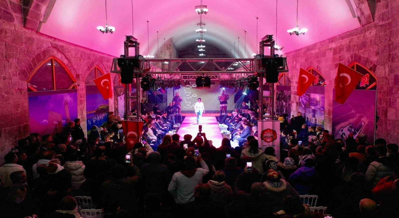 Zamanın ve Zarafetin İzinde: Niğde sergisi açıldı