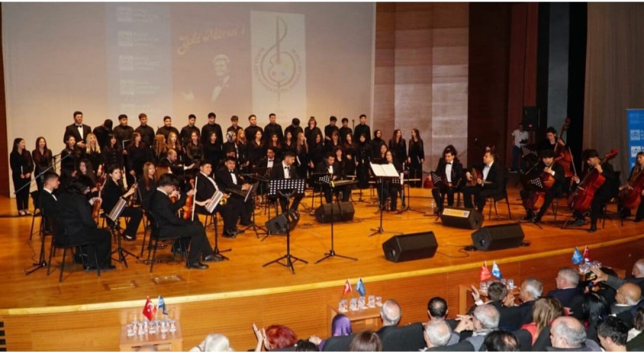 Zeki Mürenin 94üncü doğum gününde unutulmadı