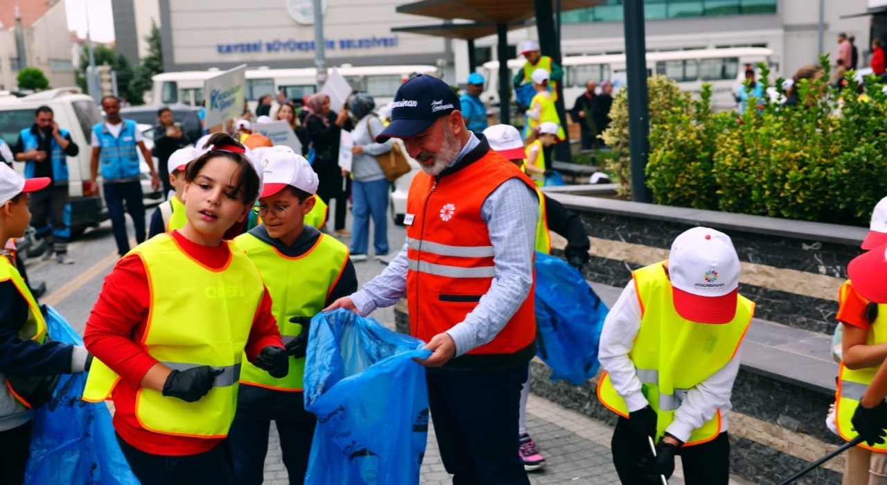 Başkan Çolakbayrakdar: "Daha güzel bir gelecek için durmadan çalışıyoruz"