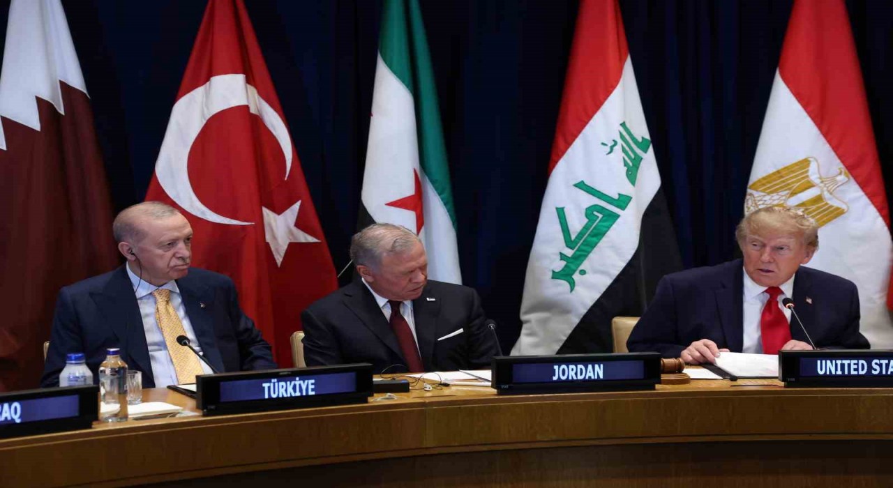 Trump'tan Cumhurbaşkanı Erdoğan'a övgüler: "Harika bir adam, o tam bir sert adam, onunla uğraşmayın"