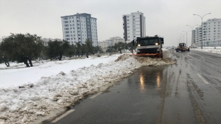 Gaziantep, Kahramanmaraş, Malatya ve Adıyaman’da karla mücadele sürüyor