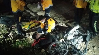 Adana’da polisten kaçarken kaza yapınca yakalandılar