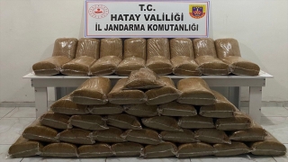 Hatay’da otomobilde 230 kilogram kaçak tütün ele geçirildi