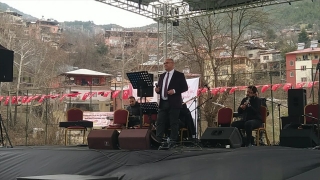 Pozantı Belediye Başkanı Çay, Feke’nin kurtuluş gününde sahne aldı