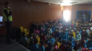 Kumluca’da jandarma trafik timleri öğrencileri bilgilendirdi