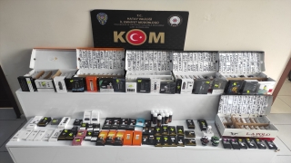 Hatay’da iş yerinde kaçak elektronik sigaralar bulunan zanlı gözaltına alındı