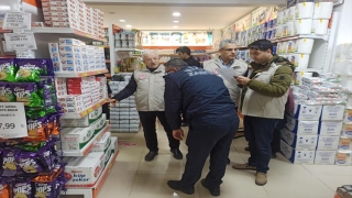 Nizip’te marketlerde fahiş fiyat ve stokçuluk denetimi yapıldı
