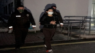 Adana’da üç kişiye otomobille çarpıp kaçan şüpheliler barda yakalandı