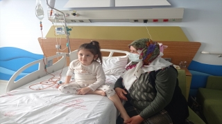 Kars’tan ambulans uçakla Adana’ya getirilen çocuğun tedavisi sürüyor 