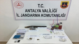Antalya’da uyuşturucu operasyonunda 2 zanlı yakalandı