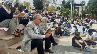 Osmaniye’de açık havada kitap okuma etkinliği yapıldı