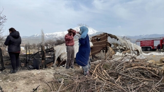 Isparta’da ağılda çıkan yangında yaklaşık 150 küçükbaş hayvan telef oldu