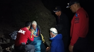 Antalya’da dağlık bölgede mahsur kalan 2 Hollandalı kurtarıldı