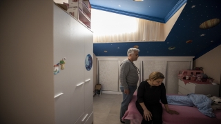 Mahra’nın ailesi kızlarının oyuncaklarına sarılarak acısını dindirmeye çalışıyor