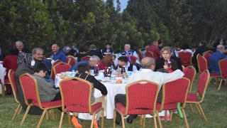 Adana’da koruyucu aileler iftarda bir araya geldi