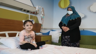 Kars’tan ambulans uçakla Adana’ya getirilen çocuğa çölyak teşhisi konuldu