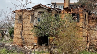 Geleneksel Alanya evi, yangında kullanılmaz hale geldi