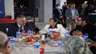 Antalya’daki Romanlar, iftarda buluştu