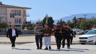 Burdur’da ayrı yaşadığı eşini tüfekle öldüren zanlı adliyede