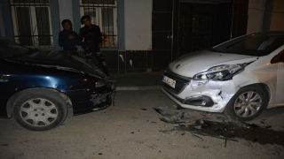 Gaziantep’te otomobil ile motosikletin çarpıştığı kazada 2 kişi yaralandı