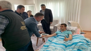 AK Parti Milletvekili Dağlı, trafik kazasında yaralanan askerleri ziyaret etti
