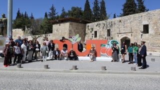 Mersin’de Uluslararası Karacaoğlan Resim Sempozyumu başladı