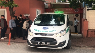 Adana’da eşinin bıçakla öldürdüğü kadının cenazesi defnedildi