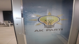 Mersin’de AK Parti ilçe binası ve bir iş yerine zarar veren zanlıya ev hapsi