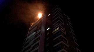 Adana’da apartmanda çıkan yangında mahsur kalan KOAH hastası kurtarıldı