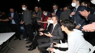 AK Parti Sözcüsü Ömer Çelik, Adana’da gençlerle buluştu