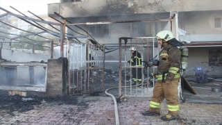 Hatay’da geri dönüşüm tesisi deposunda çıkan yangın söndürüldü