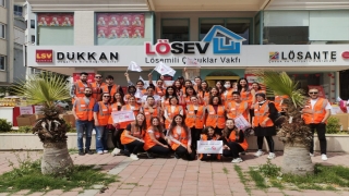 LÖSEV’den Antalya’daki aileler gıda paketi desteği