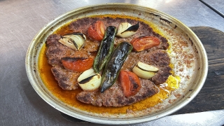 Hatay’ın taş fırından çıkan lezzeti: Tepsi kebabı
