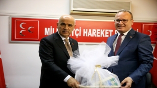 Tarım ve Orman Bakanı Kirişci, Kahramanmaraş MHP İl binasında partililerle bir araya geldi: