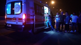 Adana’da seyir halindeyken alev alan otomobil hasar gördü