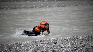 Adana’da su seviyesi yükselince kanyonda mahsur kalan 8 kişi kurtarıldı