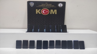 Hatay’da gümrük kaçağı 18 cep telefonu ele geçirildi