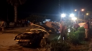Antalya’da su tankerine çarpan otomobildeki kişi hayatını kaybetti