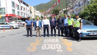 Kaş’ta ”Yayalar için 5 adımda güvenli trafik” uygulaması