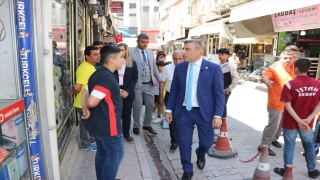 Yenilik Partisi Genel Başkanı Yılmaz esnaf ziyaretinde bulundu