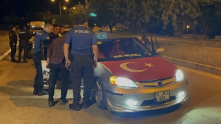 Adana’da otomobille polisten kaçmaya çalışan 3 şüpheli yakalandı