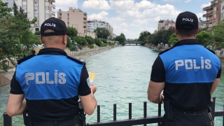 Adana’da polis, sulama kanallarındaki boğulma vakalarına karşı bilgilendirme yaptı